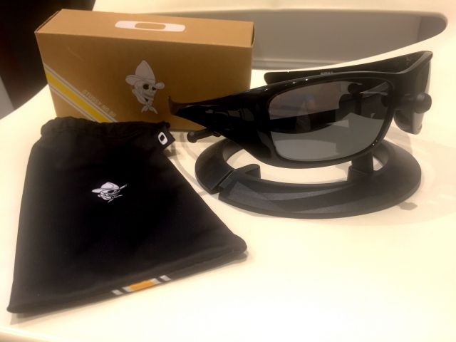 Hijinx in Polished Black / Black Iridium Polarized